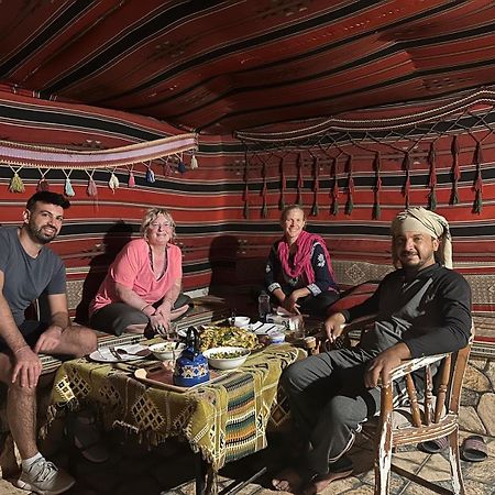 Happy Bedouin House Petra Bed & Breakfast Al Hayy Bagian luar foto