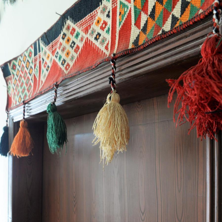 Happy Bedouin House Petra Bed & Breakfast Al Hayy Bagian luar foto