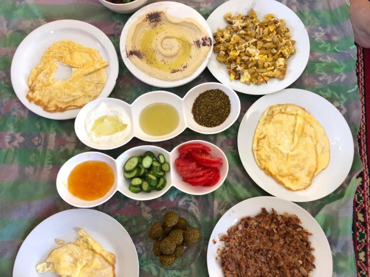 Happy Bedouin House Petra Bed & Breakfast Al Hayy Bagian luar foto