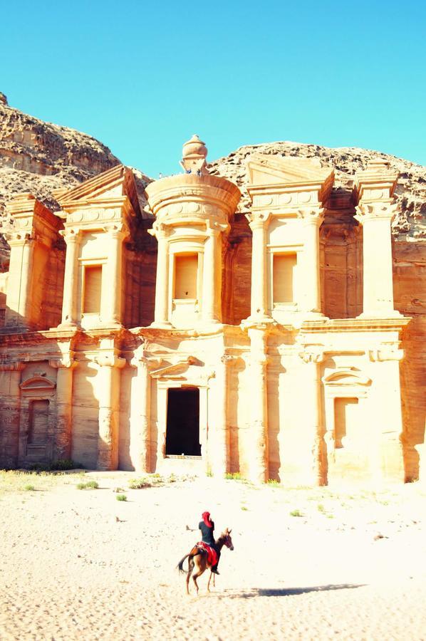 Happy Bedouin House Petra Bed & Breakfast Al Hayy Bagian luar foto