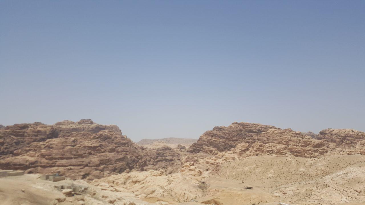 Happy Bedouin House Petra Bed & Breakfast Al Hayy Bagian luar foto
